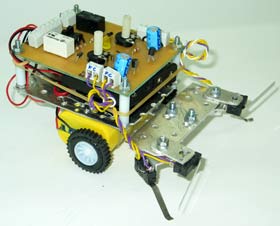 Robot marciano con sensores de tacto (finales de carrera)